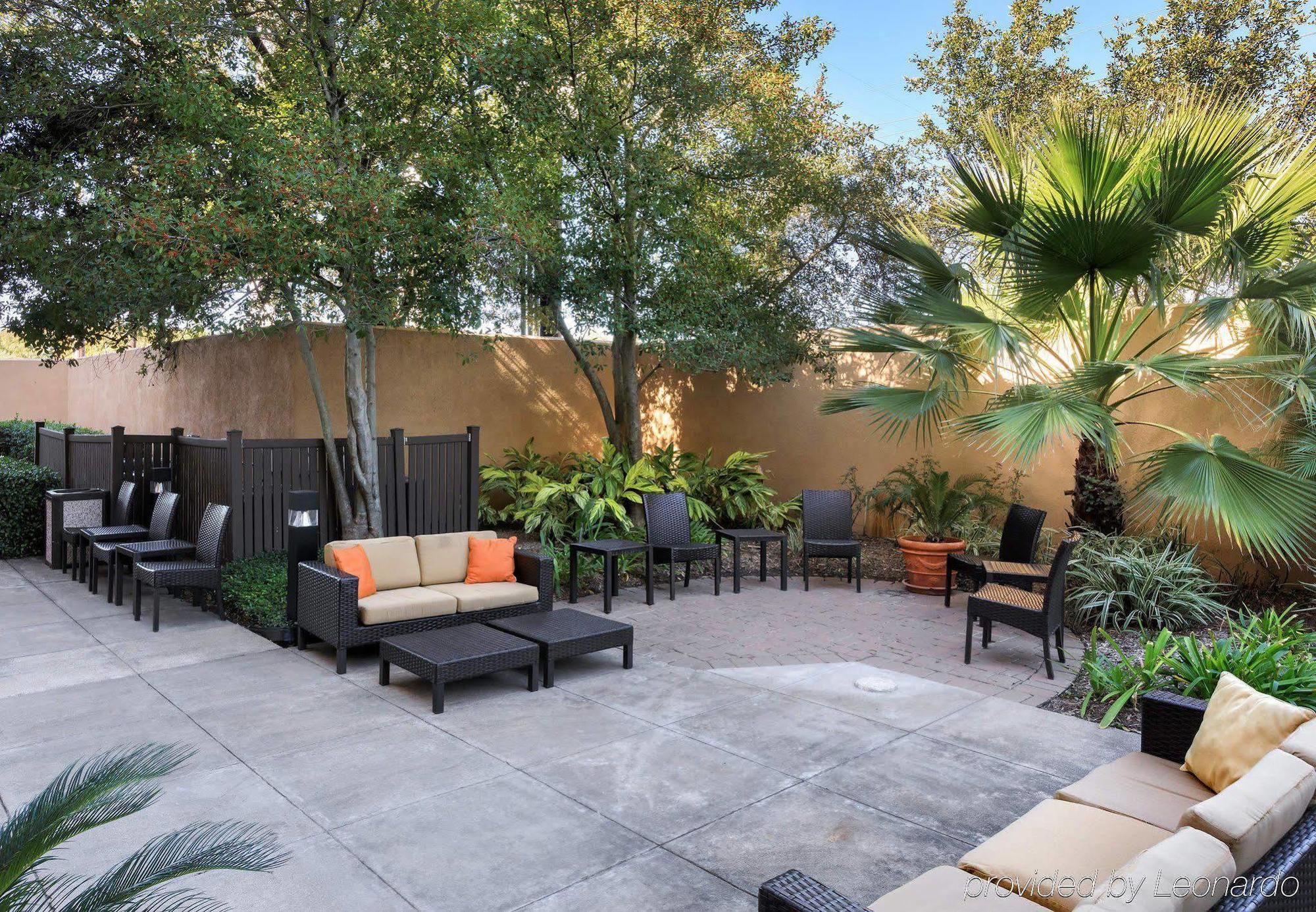 Courtyard Houston Sugar Land/Stafford Hotel Eksteriør billede